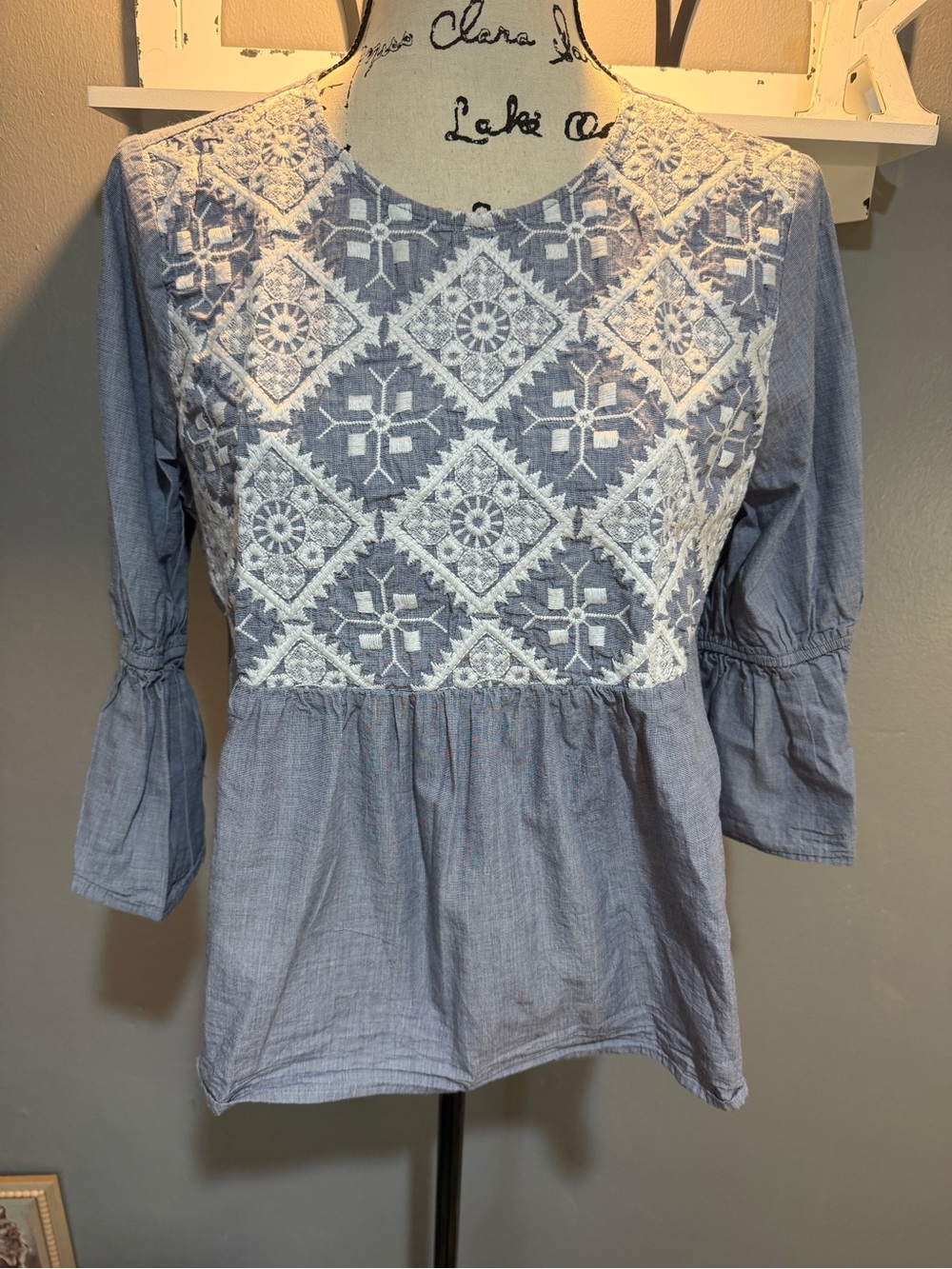 CROWN & IVY BLUE EMBROIDERED PEASANT TUNIC SZ SP